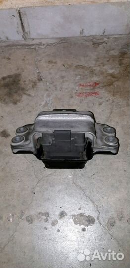 Опора кпп оригинал VAG