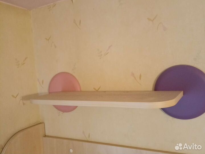 Полка открытая в детскую, ширина 56см
