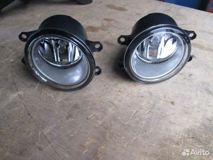 Туманка Toyota Aqua NHP10