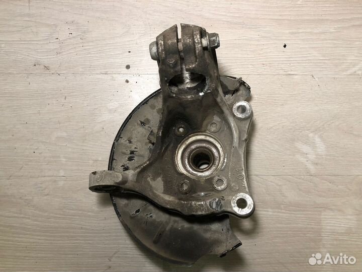 Поворотный кулак передний лев прав VW Passat B6