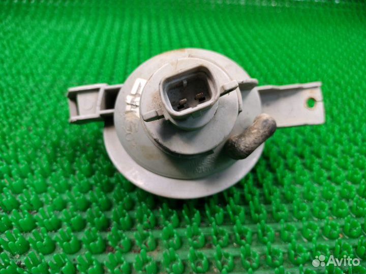 Повторитель поворота в бампер передний правый