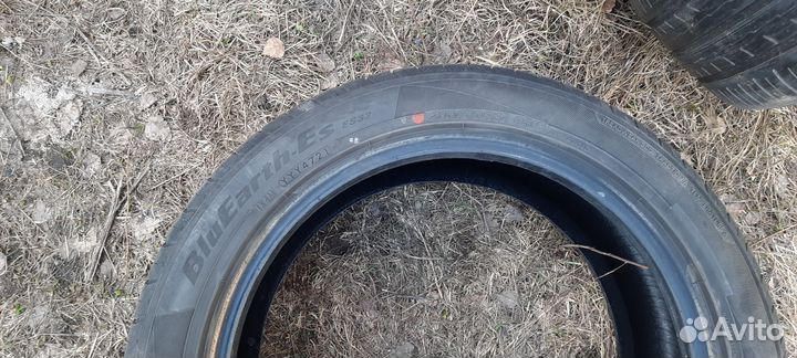 Yokohama Bluearth ES32 215/50 R17