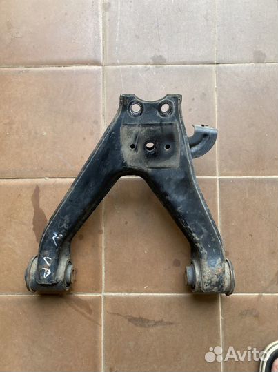 Рычаг подвески задний верхний Mitsubishi Pajero IV