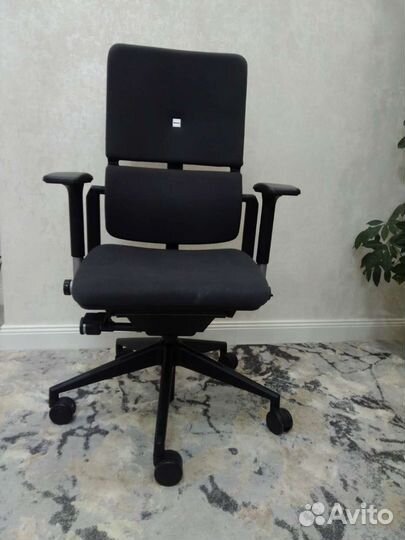 Офисное кресло Steelcase