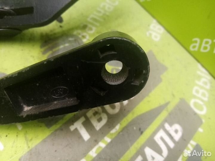 Поводок стеклоочистителя Ваз Приора 2170 1.6 16V