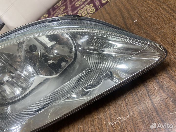 Фара правая Ford Focus 2 дорестайлинг 05-08г
