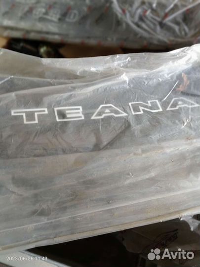 Дефлектор капота