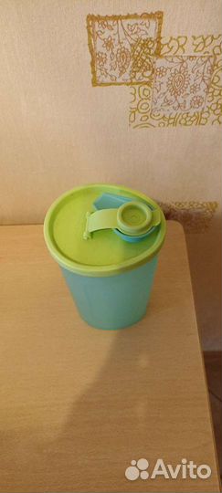 Пластиковые стаканы с крышкой