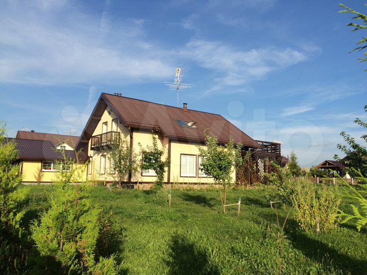 Коттедж 200 м² на участке 13 сот.