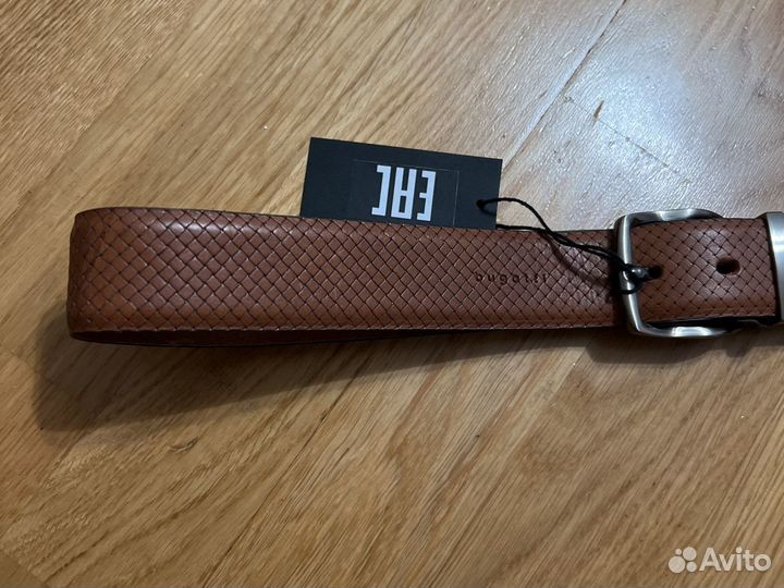 Мужской кожаный ремень bugatti