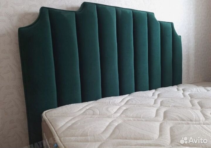 Кровать с мягким изголовьем