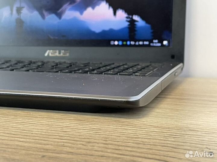 Игровой ноутбук Asus i3 / 2 видеокарты / 8 gb