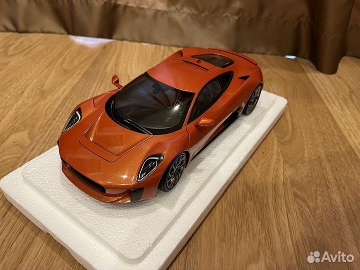 Модель 1/18 almost real jaguar c-x75