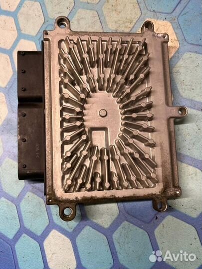 Блок управления двигателем 30729800