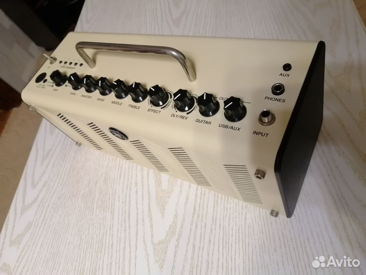 Гитарный комбоусилитель Yamaha THR10