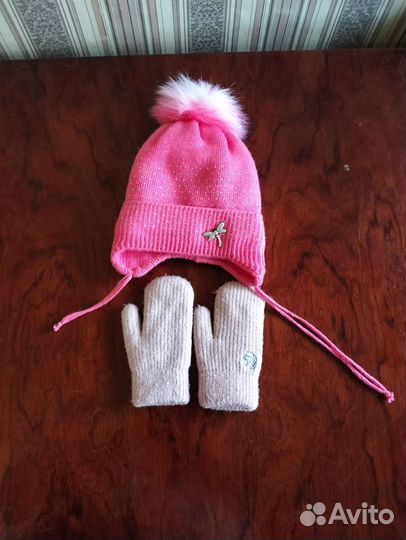 Комплект шапка, варежки для девочки