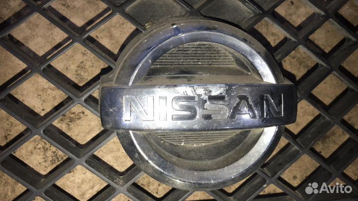 Nissan Pathfinder (R51) решетка радиатора