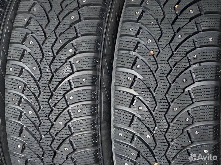 Pirelli Formula Ice 215/65 R16