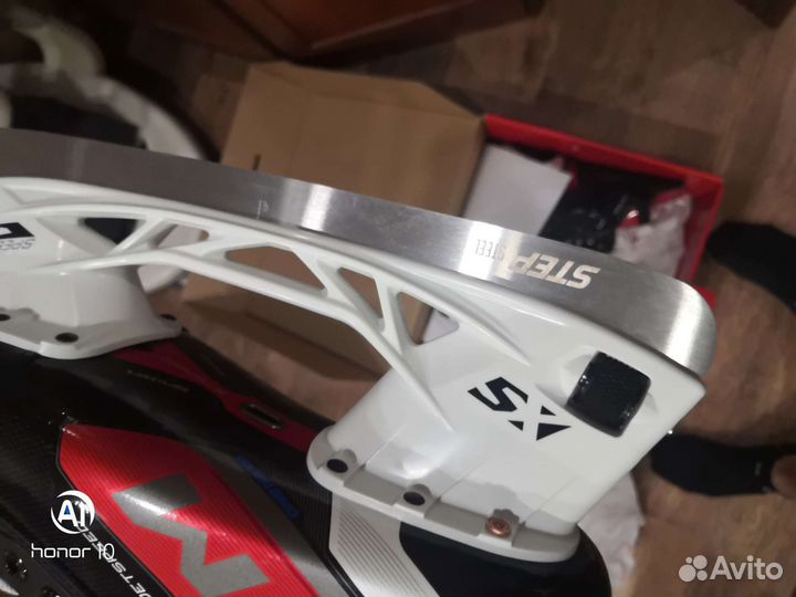 Хоккейные коньки ccm jetspeed ft6 10,5 regular