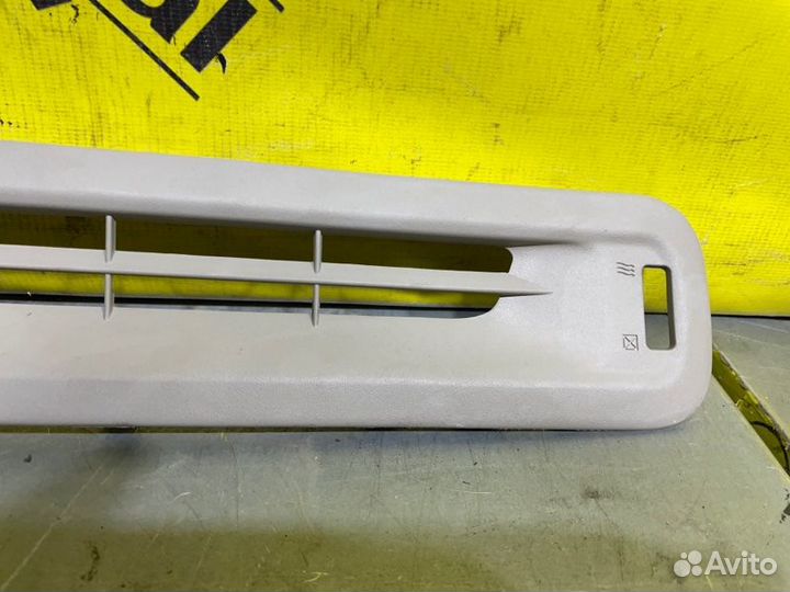 Дефлектор воздушный задний левый Nissan Patrol Y62