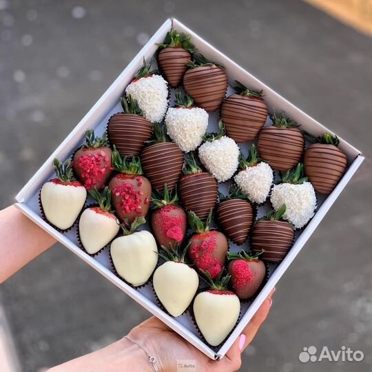Клубника в шоколаде, сладкий подарок