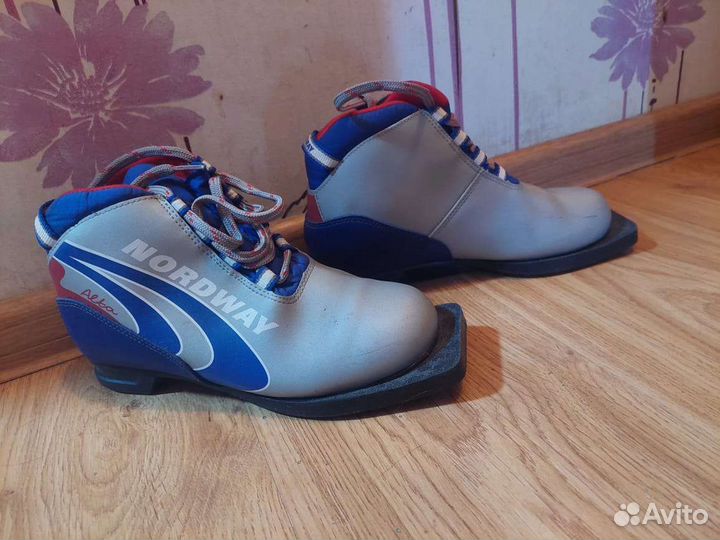 Лыжные ботинки классические