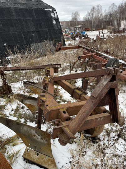 Плуг Вятка-АгроДизель ПЛН-3-35, 1990