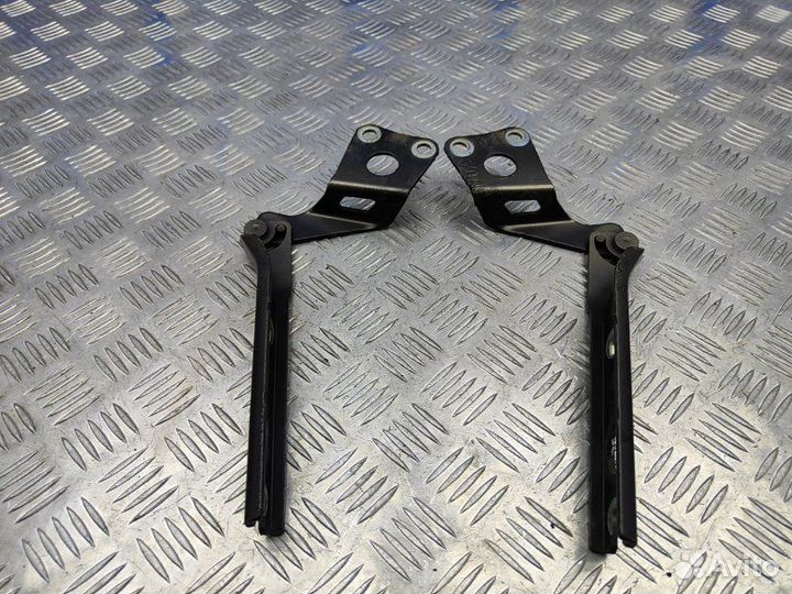 Петля капота (пара) Skoda Yeti 5L 1.4 caxa 122 Л.С