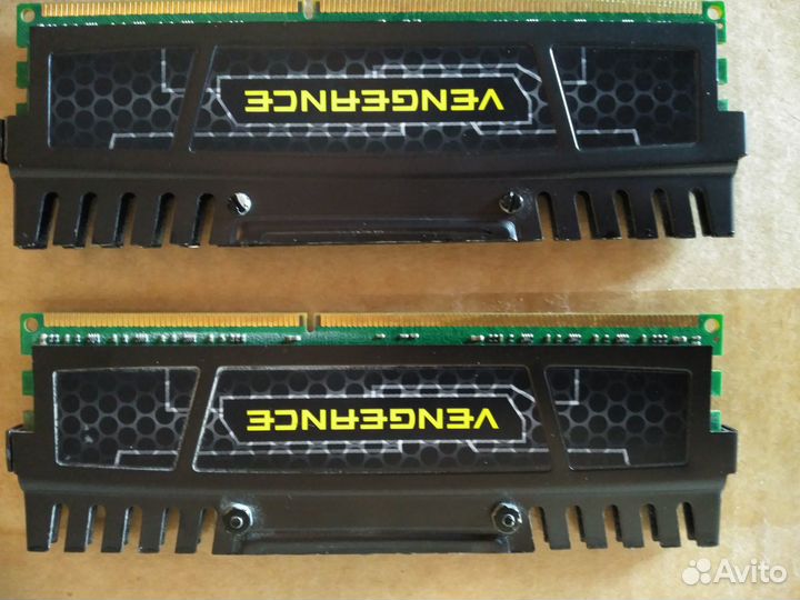 Память оперативная Corsair DDR 3 16GB