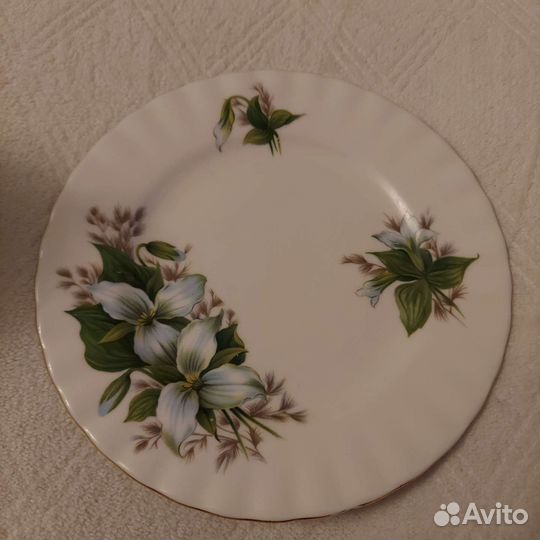 Royal Albert. Трио Trillium