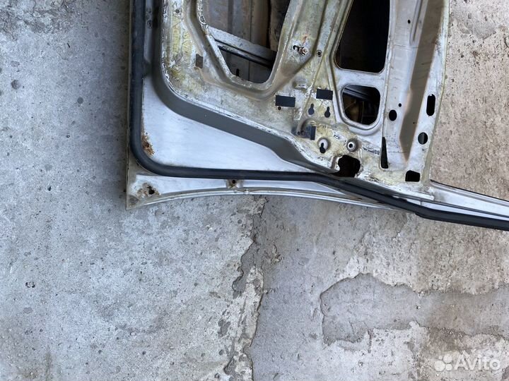 Дверь правая w124