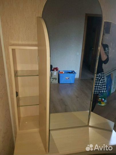 Набор тумбы, пуф, трюмо от Шатура