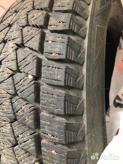 Bridgestone Blizzak DM-V2 225/65 R17