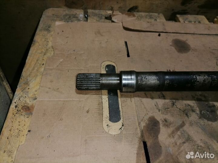 Привод передний правый Nissan Avenir Salut