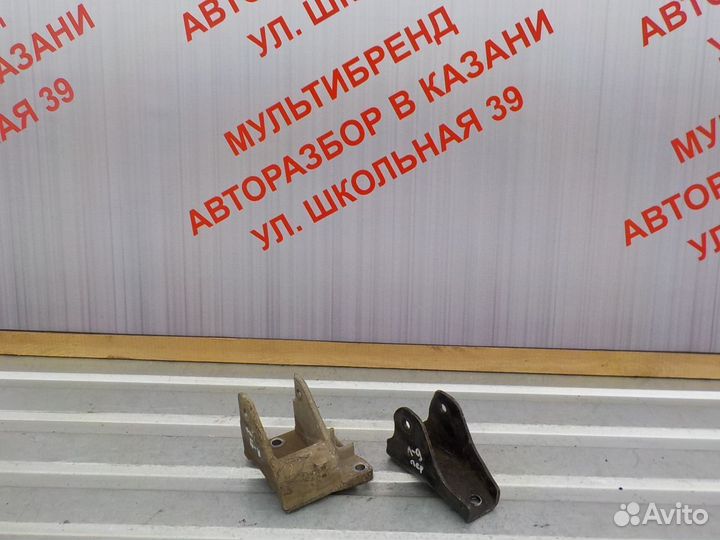 Кронштейн опора двигателя Митсубиси Лансер 9