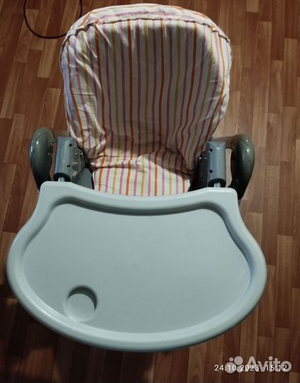 Детский стульчик для кормления