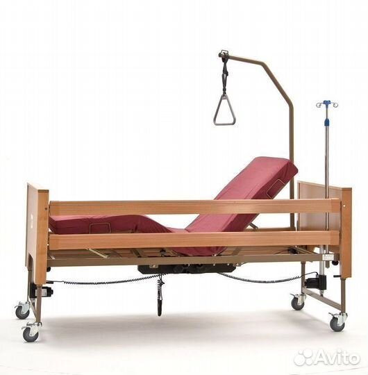 Медицинская кровать для инвалидов