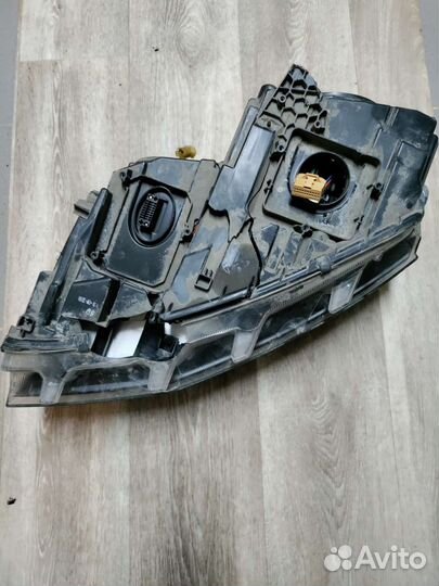 Фара Шкоды Октавия - правая,аварийная