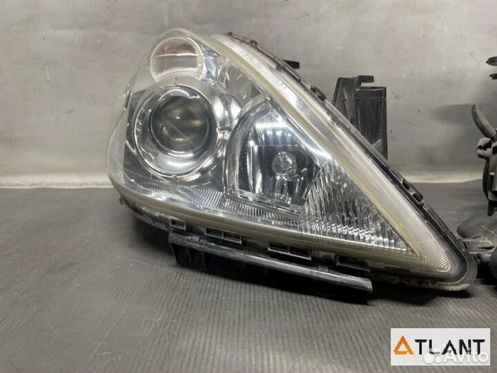 Фара передняя nissan tiida