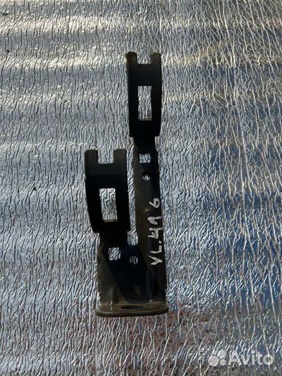 Кронштейн Volvo Fh4 D13K 2014