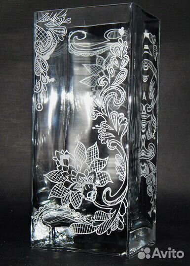 Лазерная резка и гравировка по стеклу и дереву