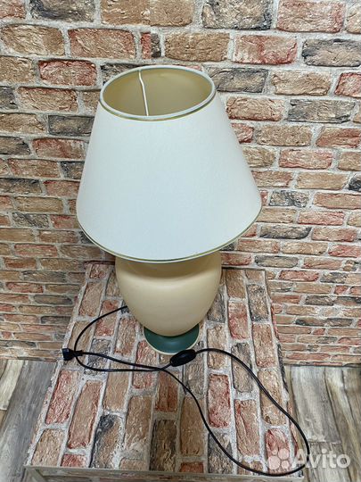 Лампа настольная