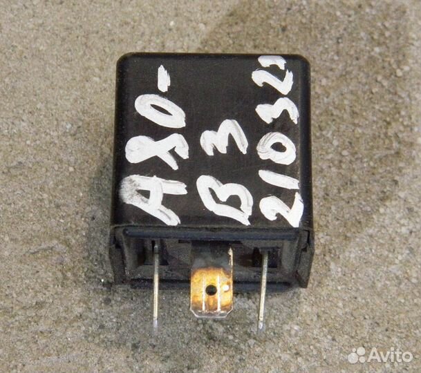 Реле поворотов 21 Audi 80 B3