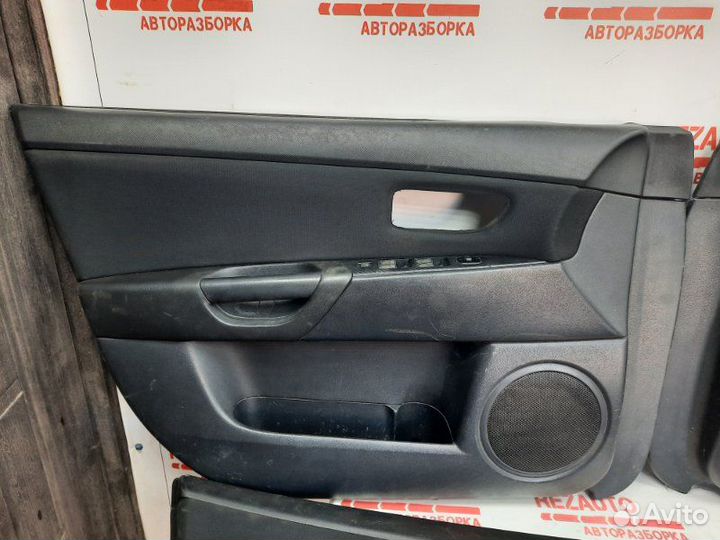 Обшивка дверей Mazda Mazda3 BK Z6 2005