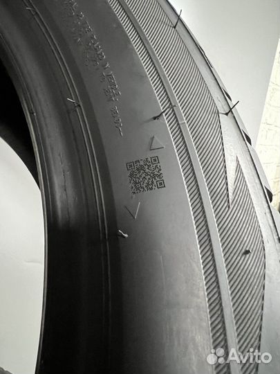 Bridgestone Blizzak LM-001 285/45 R21