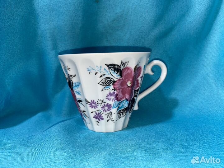 Чашки и чайные пары