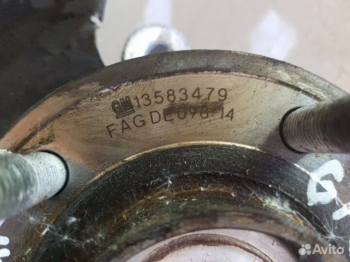 Поворотный кулак передний левый Opel Astra J GTC