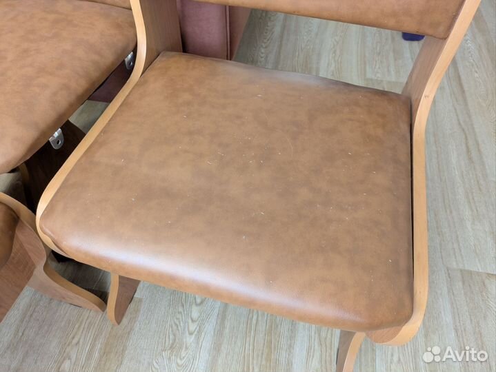 Кухонный мягкий уголок