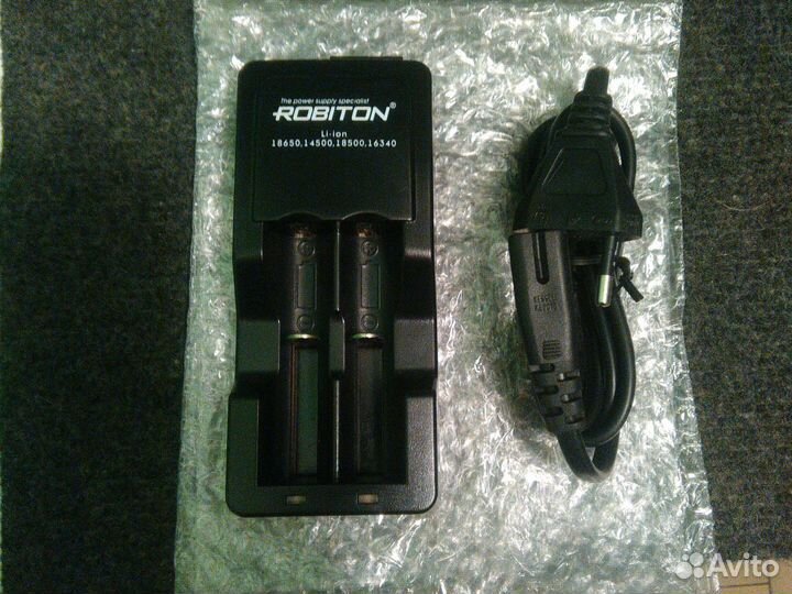 Зарядное устройство 18650 Robiton li500-2