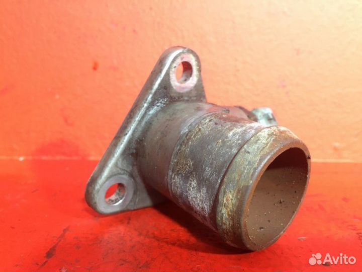 Фланец системы охлаждения Land Rover Discovery 2